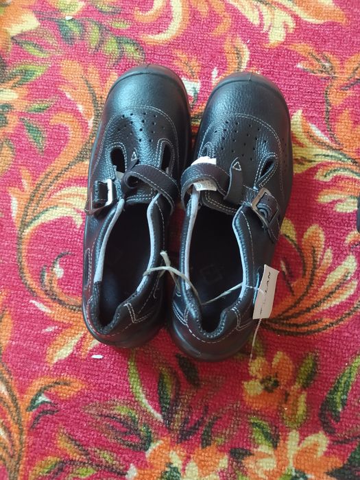 Ботинки рабочие новые 4пары