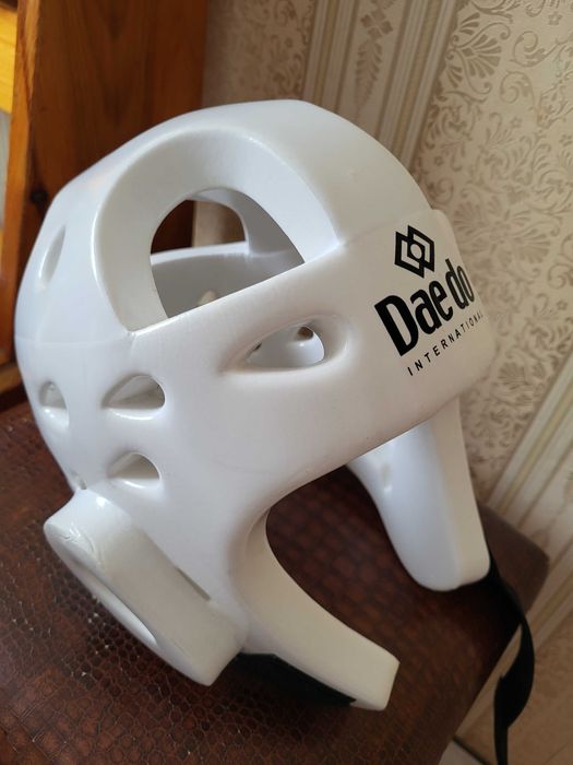 Шлем таэквондо до 6 лет, новый. велосипед  до 7 лет, бу.