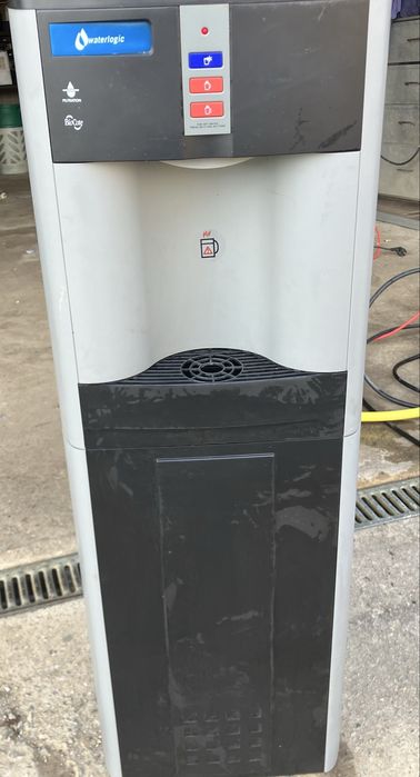 Диспенсър пречиствател на вода