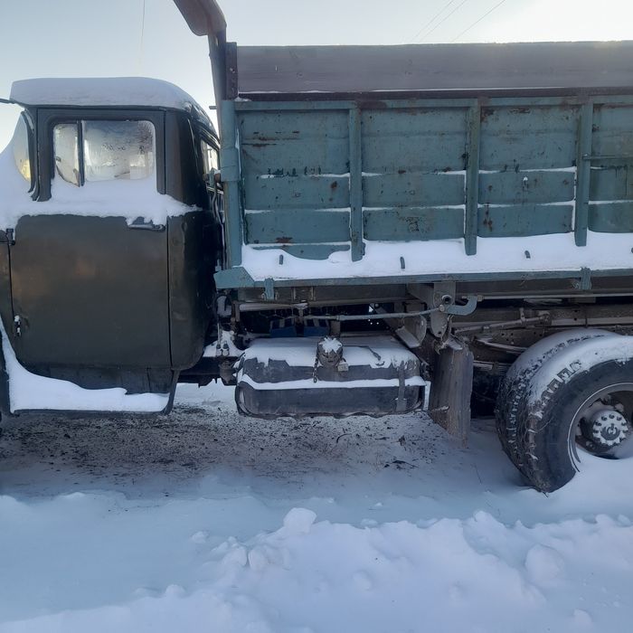 Продам зил 130 .