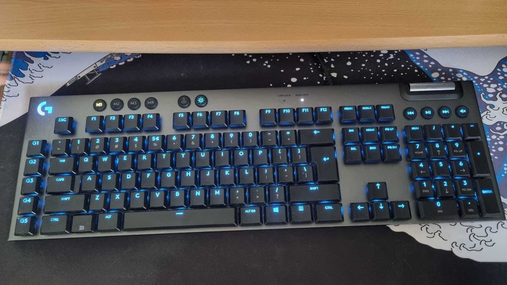 Vând tastatura gaming