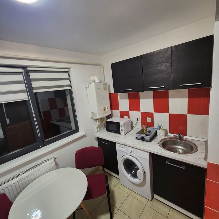 Vand garsoniera, etaj 4 cu lift, Hipodrom, capatul lui 2, blocul nou Concivia