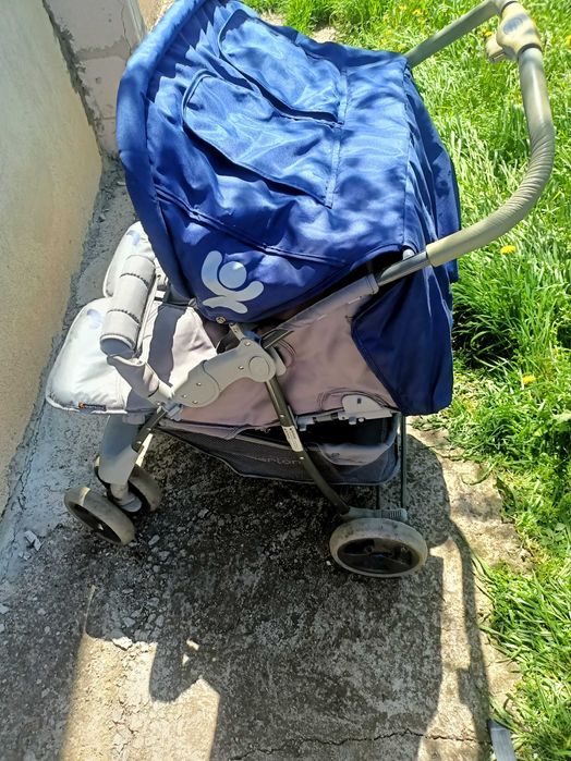 Детска количка за близнаци Bertoni.