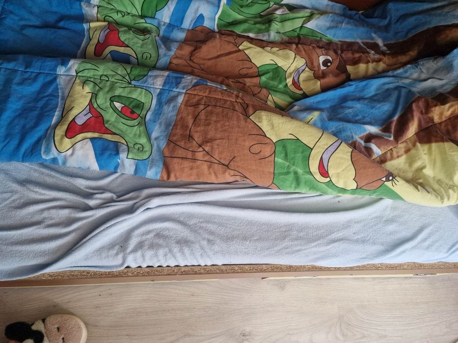 Двуетажно легло с място за съхранение