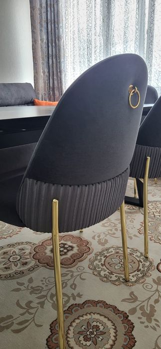 Стол для гостиной