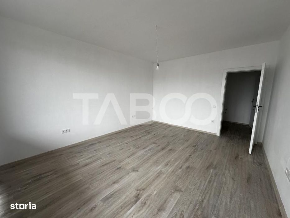 Apartament decomandat de vanzare 52 mpu 2 camere 2 logii loc parcare