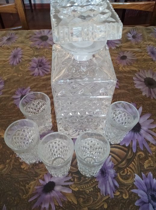 Графин с рюмками производства СССР