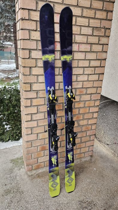 Vând schiuri 174 cm all mountain