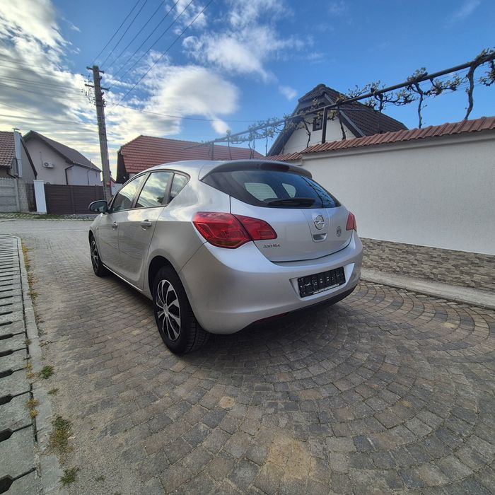 OPEL Astra 2010 — imagine 3