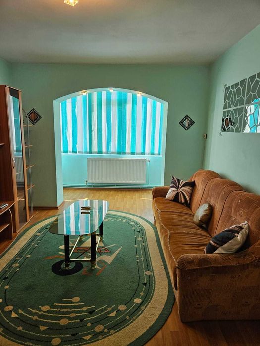 PROPRIETAR, inchiriez ap 2 camere central, Calea Bucuresti, 5 minute pe jos fata de centrul orasului