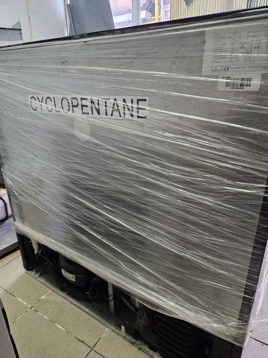 Vitrină rece pentru bar cu 2 uşi, nouă