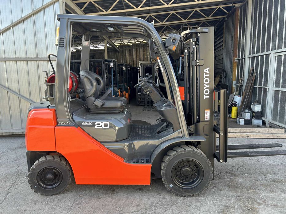 Продам вилочный погрузчик (кара)