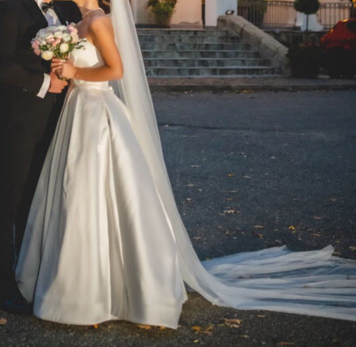 Rochie de mireasa cu trena (si cu prindere speciala pentru trena)