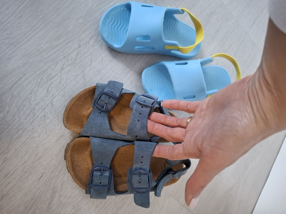 2 perechi sandale 26