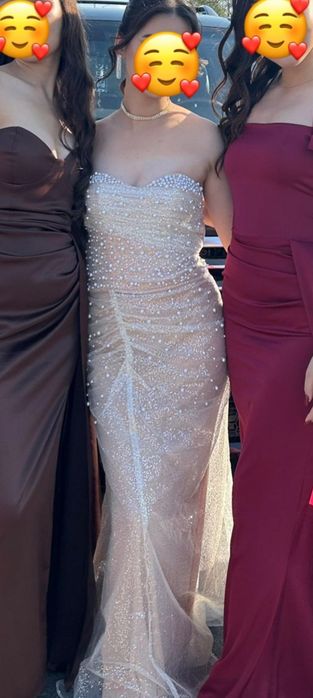 Платье вечернее на выпускной.