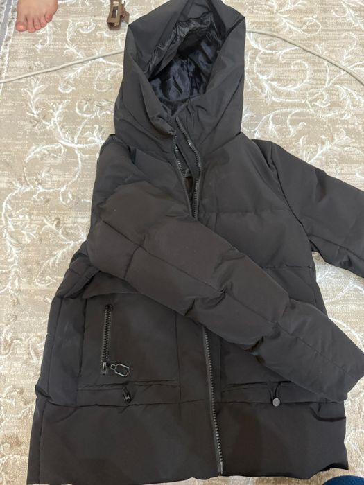 Куртка размер М 2500тг