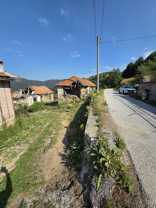 Продавам парцел село Манастир