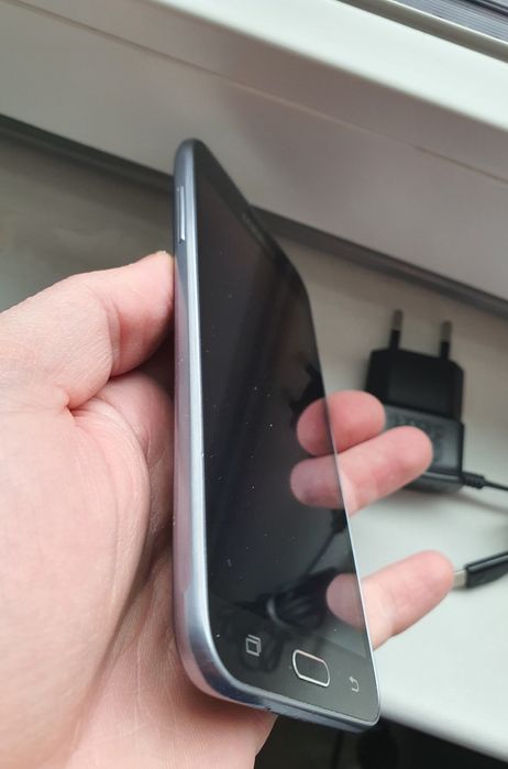 Vând Samsung J3.Pret 190 ron