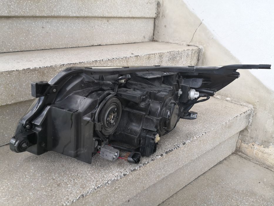 Фар Subaru Forester 2008 2013 десен/Фар Субару Форестър