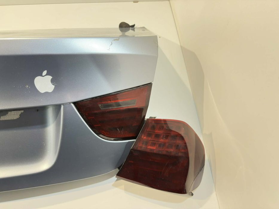 Продаваме фейслифт заден капак със стопове за БМВ Е90/facelift BMW E90