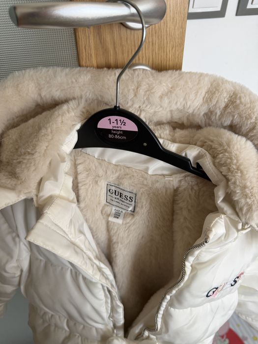 Зимно якенце Guess