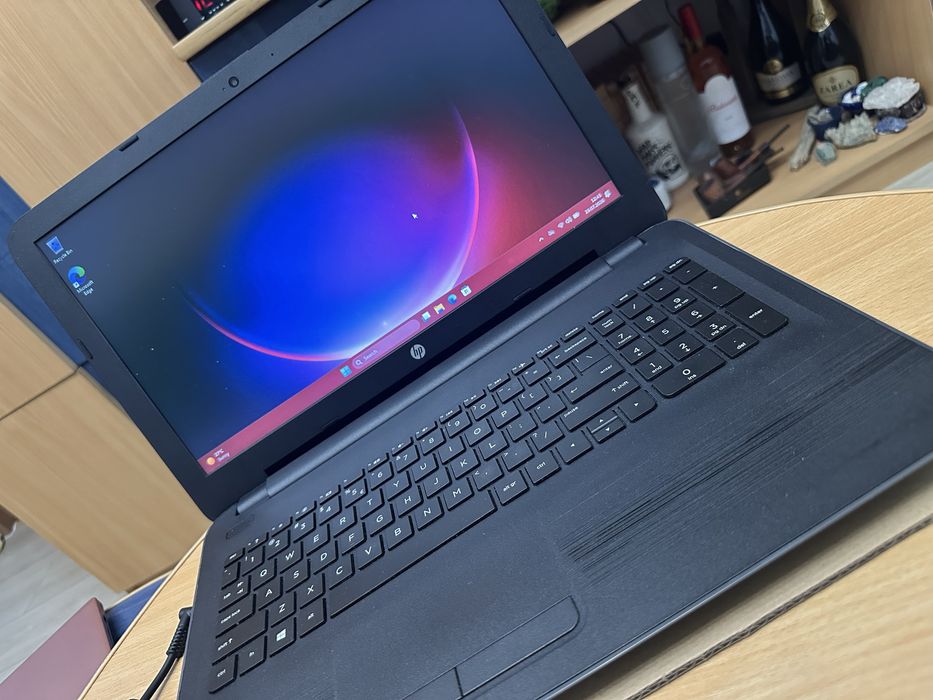 Laptop HP 250 Windows 11 SSD