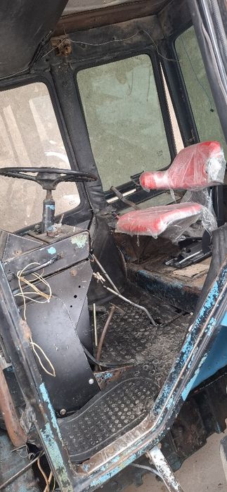 Мтз80 трактор арзонга берворамиз.хамма жойи ишлайди. Рули гедролика.