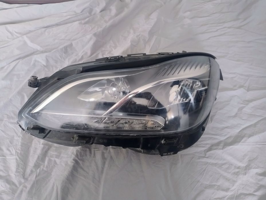 Far stânga Mercedes E Clasa facelift W212