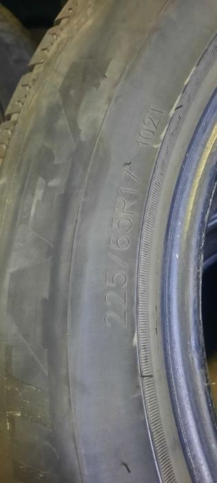 Комплект зимних шин б/у 225/65/R17