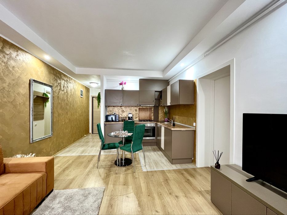 Inchiriez apartament regim hotelier Cosmopolis