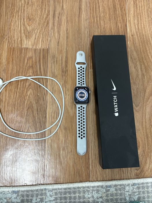 Watch Nike SE Nike Sport