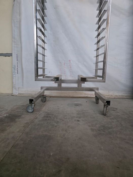 Различни немски колички от неръждаема стомана за тави с размери 60/40с