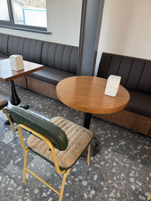 Столы для кофейни