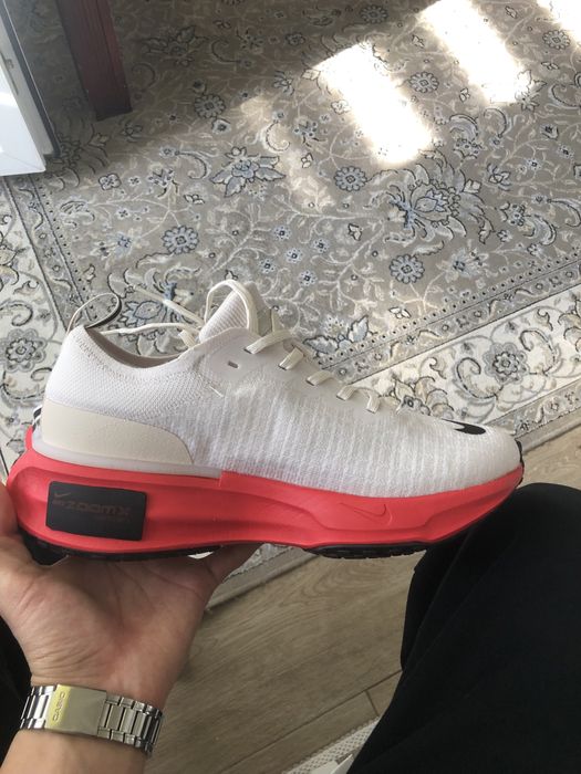 продаю новые кроссовки найк