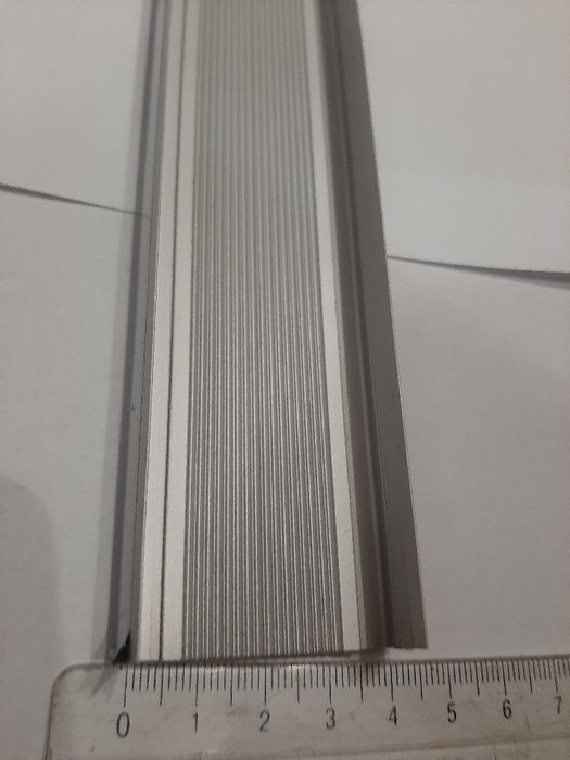 Челна лайсна за кухненски плот нова продава