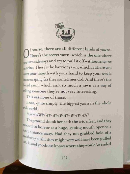 The book of Bill spaniolă și Cuphead engleză