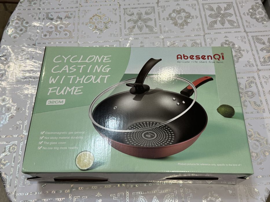 Сковородка 32см продаю