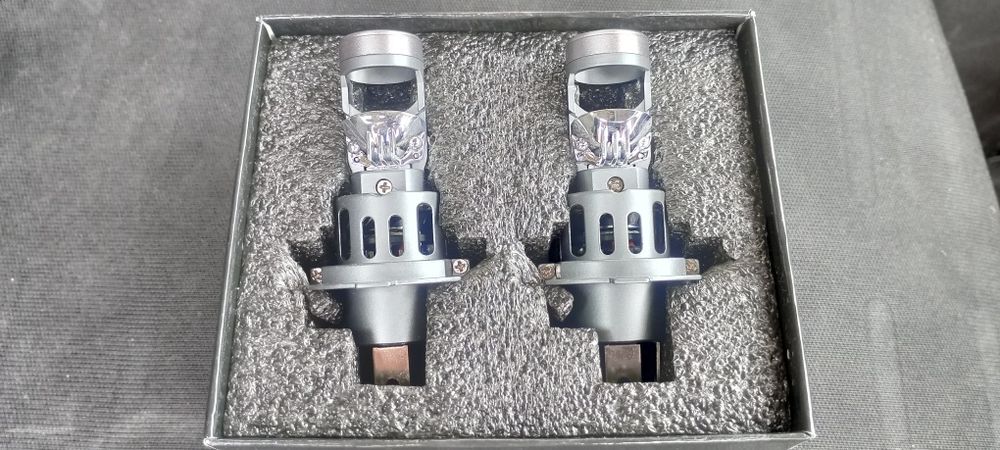 Set 2 becuri H4 led cu lupă canbus