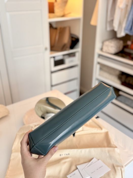 Чанта By Far Amber