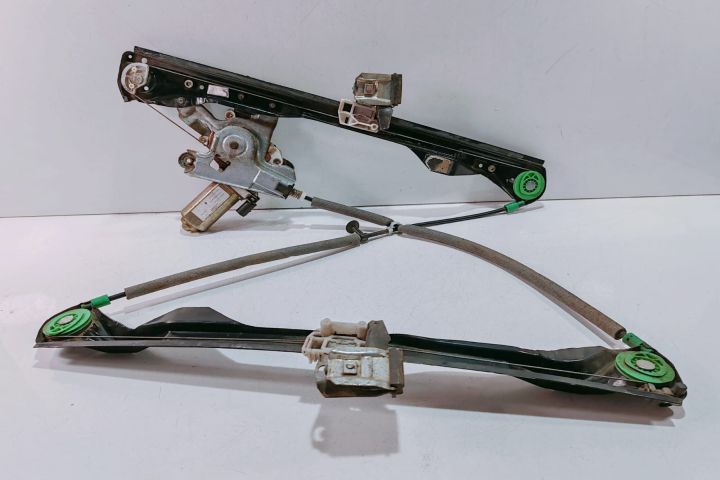 Macara geam  stanga fata XS4123201 Ford Focus prima generatie