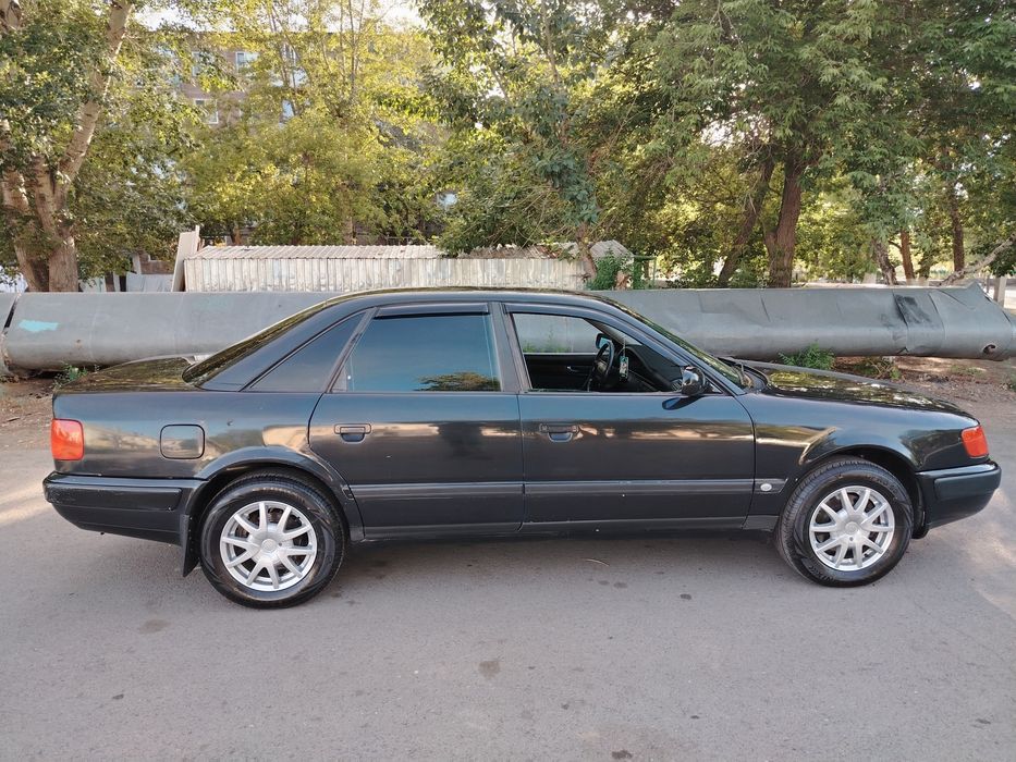 Продам Ауди 100 хтс