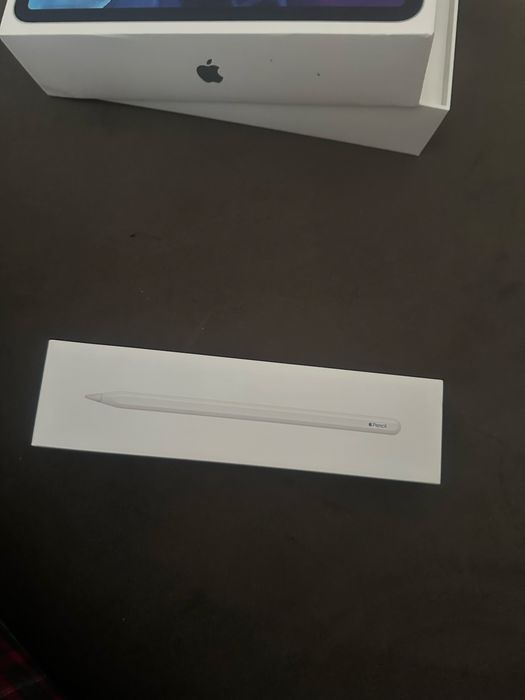 Ipad pro generatia 4  MEMORIE 1 TB/ magic keyboard/ apple pencil/cutii