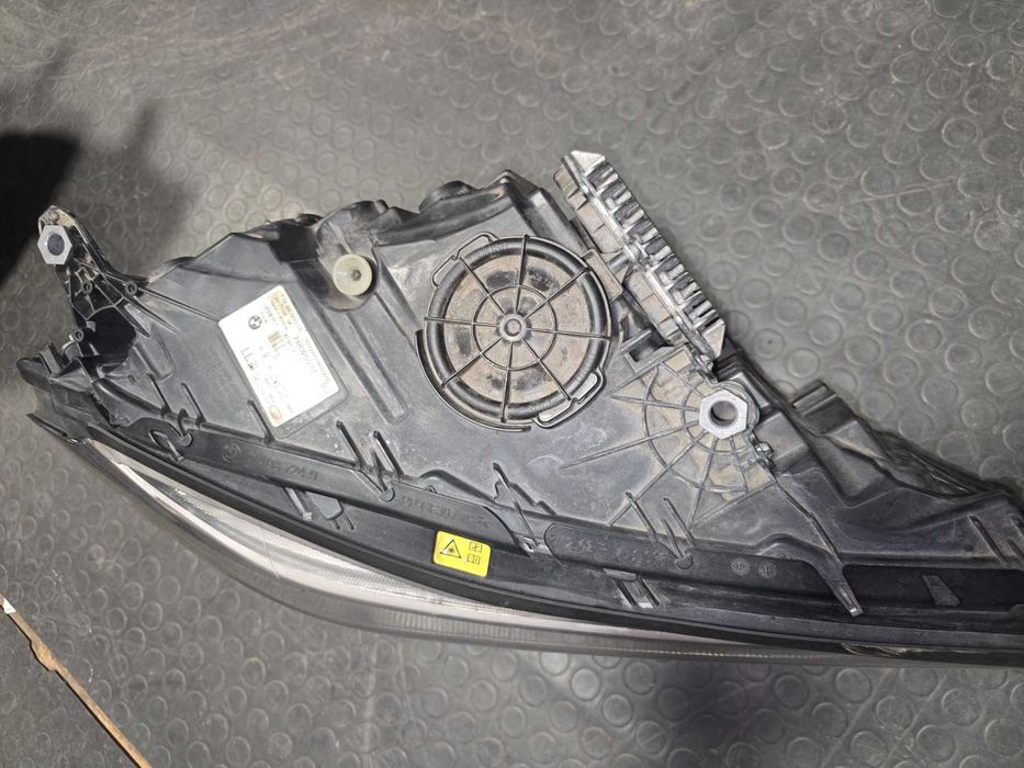 Десен Laser Light фар за BMW 730D G11