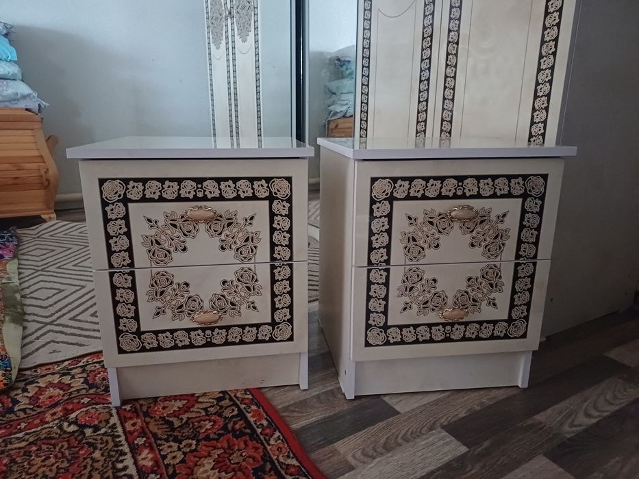 Спальни гарнитур, жағдайы жаксы.