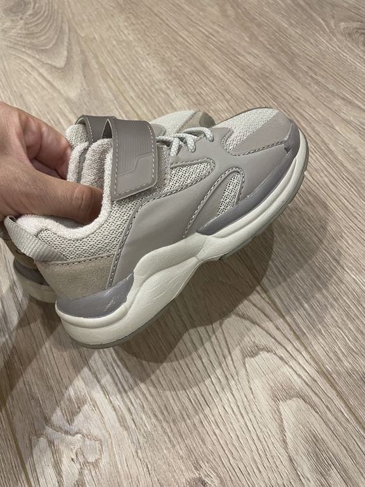 Детски сникърси Zara