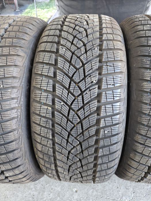 225/45/17 Goodyear 4бр