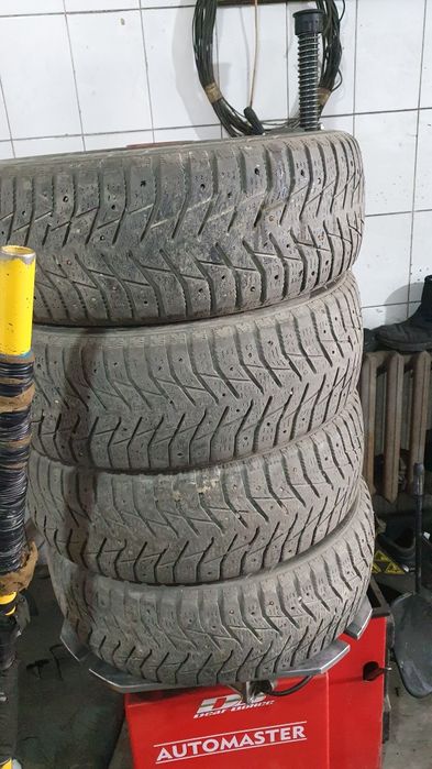 Продам комплект шин на 15