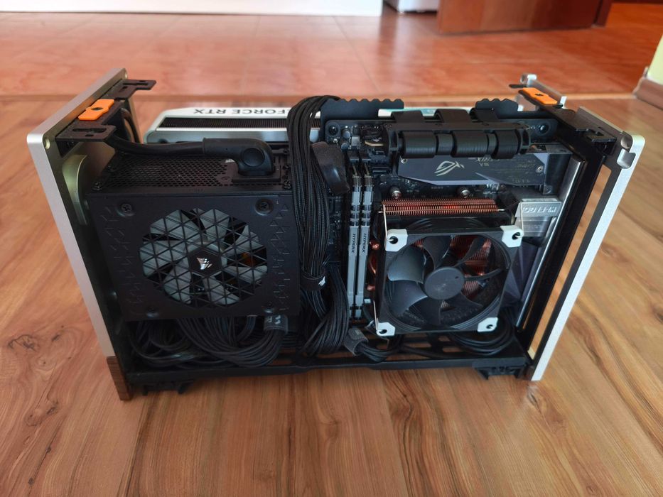 Mini-ITX PC ( RTX 4070 Ti, 32Gb Ram, 3.5 Gz proc, 750w power )