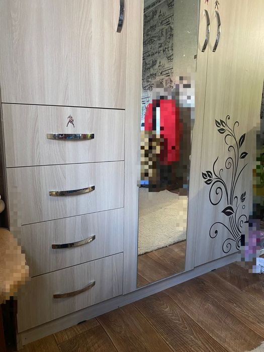 шкаф с зеркалом