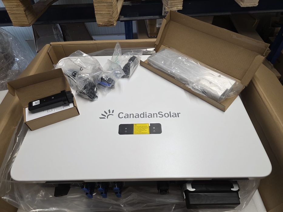 Invertor Canadian 50KW  On-grid AFCI IP66 Sigilate , Lichidare stoc